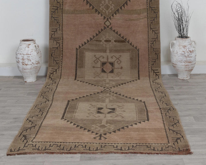 Beige Runner Rug 4' 9" x 12' 10" | No. VR45757