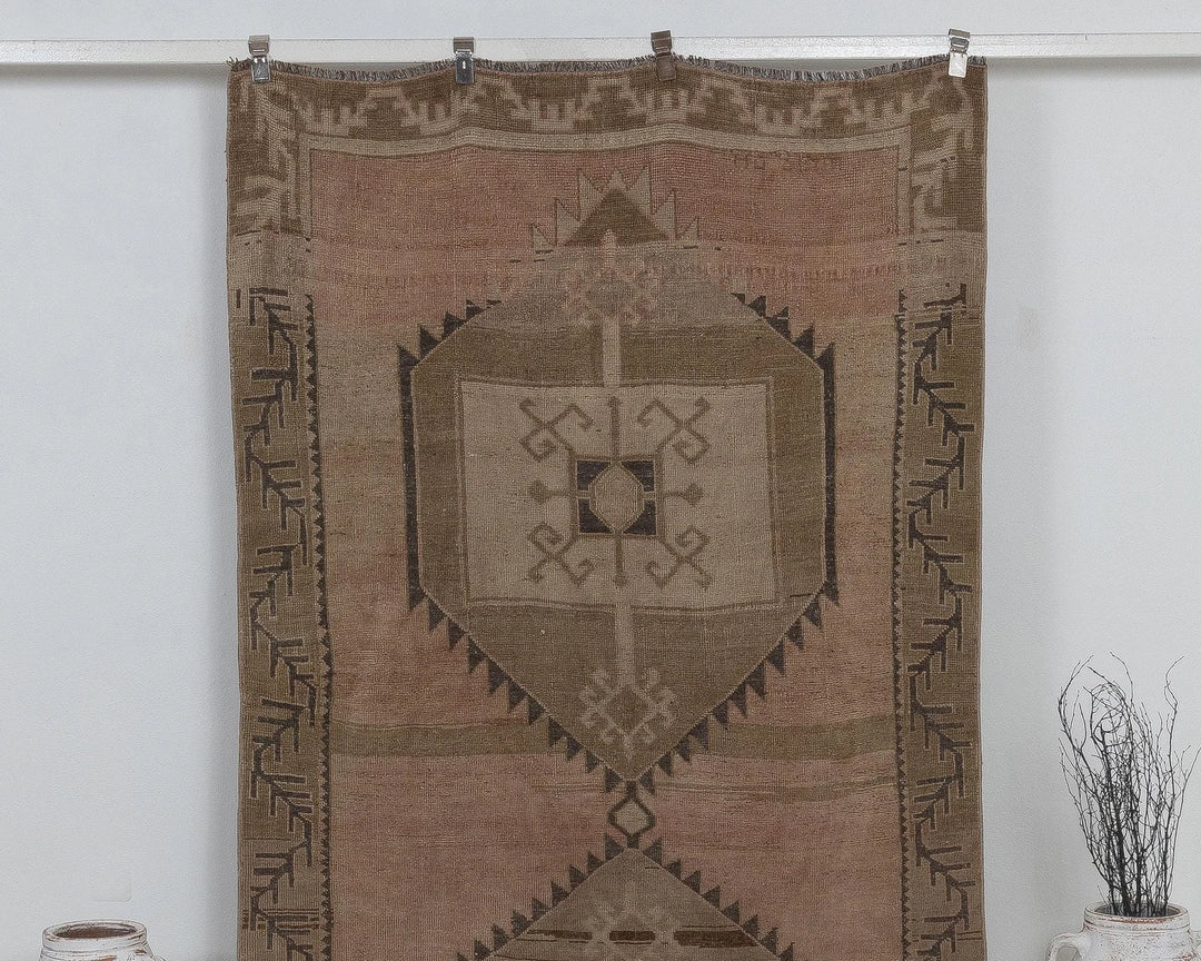 Beige Runner Rug 4' 9" x 12' 10" | No. VR45757