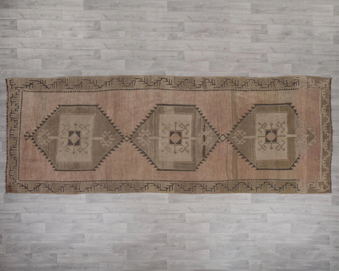 Beige Runner Rug 4' 9" x 12' 10" | No. VR45757