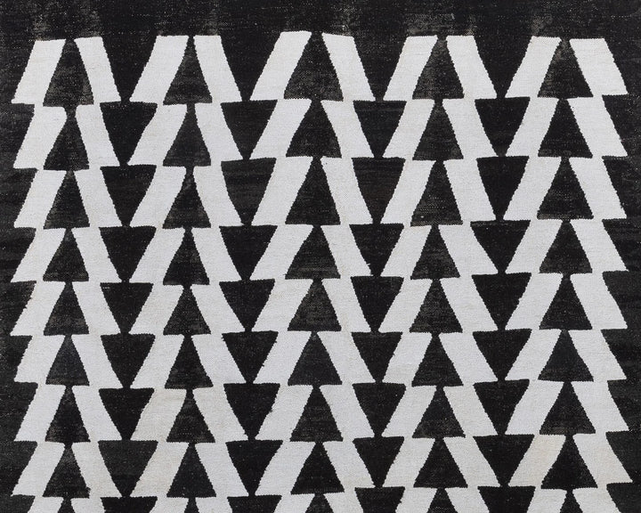 Black Kilim Rug 8' 2" x 10' 6" | No. VR45965