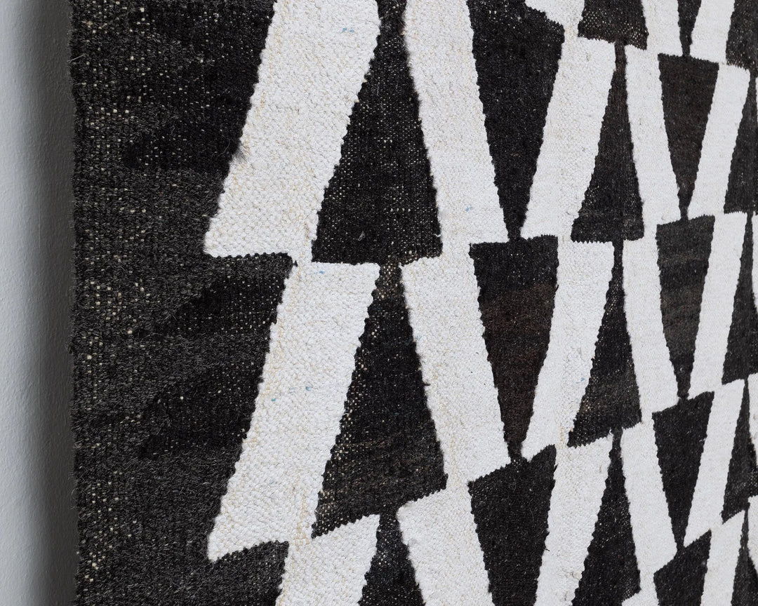 Black Kilim Rug 8' 2" x 10' 6" | No. VR45965