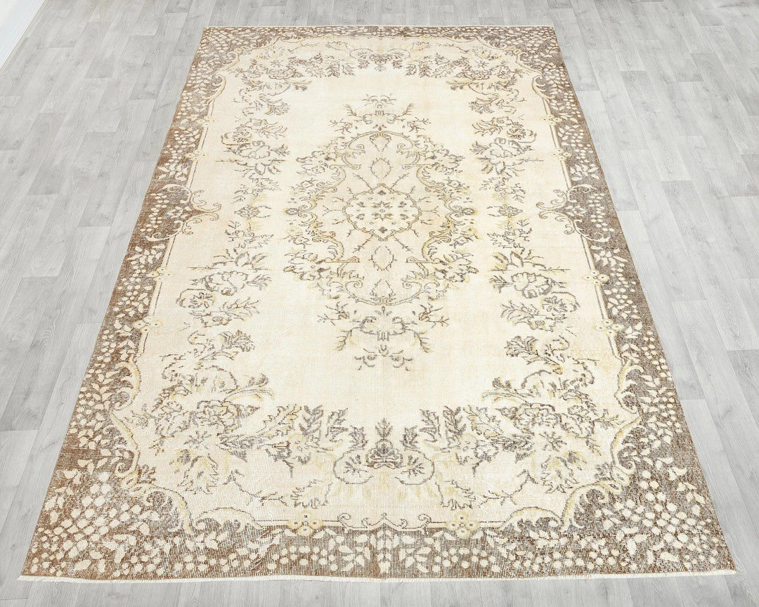 Beige Turkish Oushak Rug 9' 11" x 6' 8" Hand-Knotted | No. VR45967