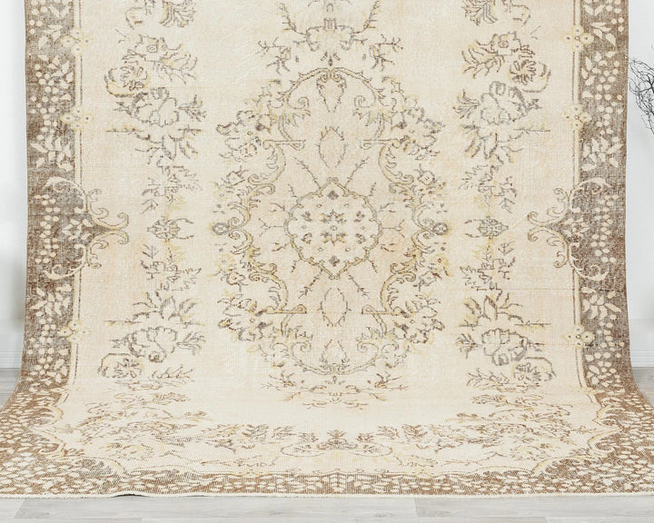 Beige Turkish Oushak Rug 9' 11" x 6' 8" Hand-Knotted | No. VR45967