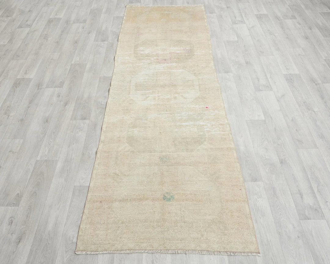 Beige Turkish Oushak Rug 2'7" x 8'6" Hand-Knotted | No. VR46513