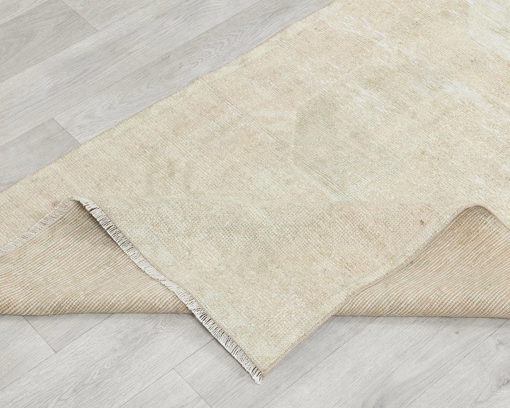 Beige Turkish Oushak Rug 2'7" x 8'6" Hand-Knotted | No. VR46513