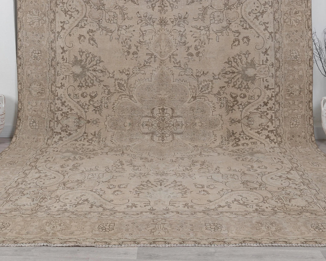 Beige Turkish Oushak Rug 9'6" x 12'6" Hand-Knotted | No. VR46551