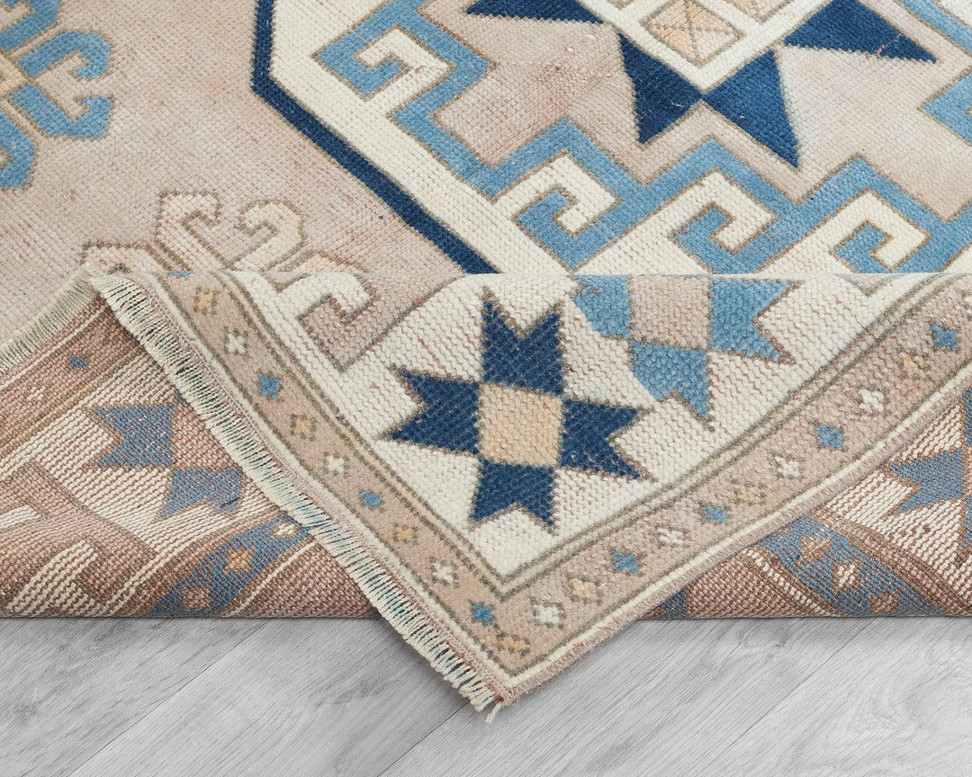 Multicolor Turkish Oushak Rug 4'11" x 8'2" Hand-Knotted texture