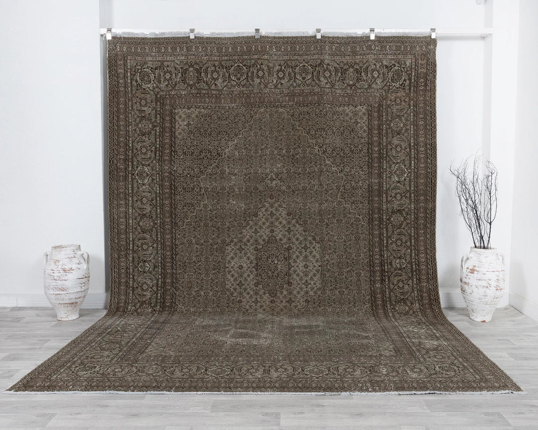Brown Oushak Rug 8' 6" x 11' 2" | No. VR46881