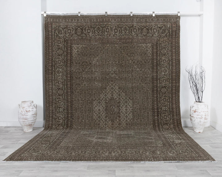 Brown Oushak Rug 8' 6" x 11' 2" | No. VR46881