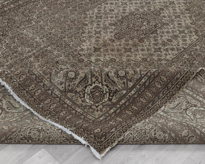 Brown Oushak Rug 8' 6" x 11' 2" | No. VR46881