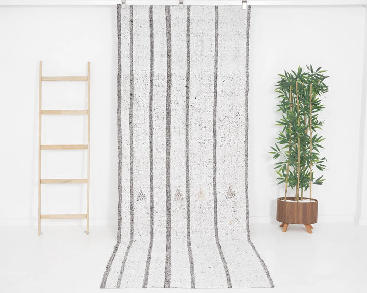 White Turkish Kilim Rug 3'6" x 9'6" Flat-Weave | No. VR47499
