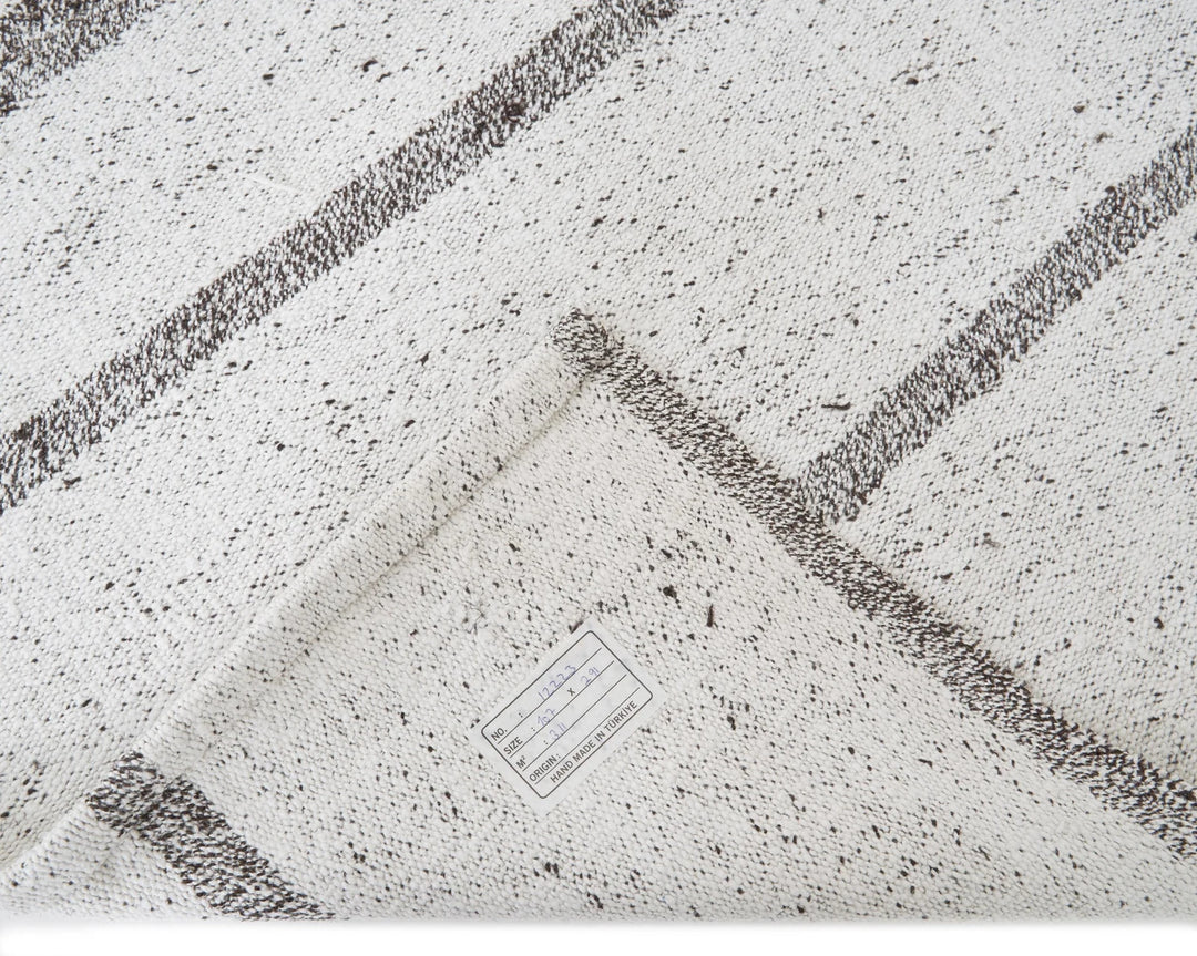 White Turkish Kilim Rug 3'6" x 9'6" Flat-Weave | No. VR47499