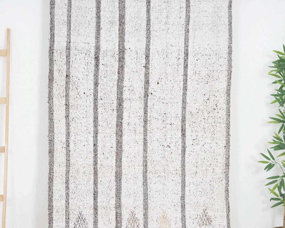 White Turkish Kilim Rug 3'6" x 9'6" Flat-Weave | No. VR47499