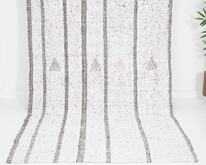 White Turkish Kilim Rug 3'6" x 9'6" Flat-Weave | No. VR47499