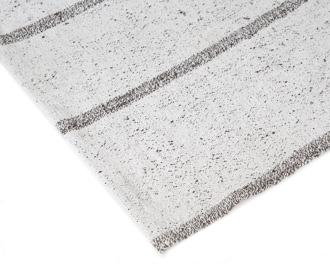 White Turkish Kilim Rug 3'6" x 9'6" Flat-Weave | No. VR47499