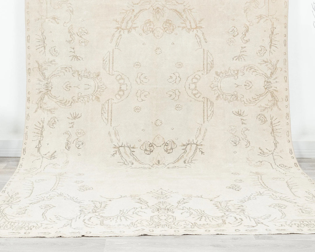 Beige Turkish Oushak Rug 6'1" x 10'1" Hand-Knotted | No. VR47625