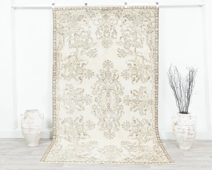 Beige Turkish Oushak Rug 5'5" x 9'2" Hand-Knotted | No. VR47740