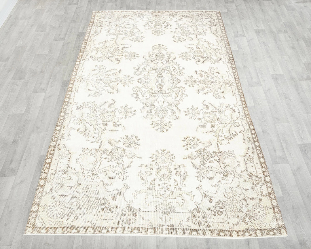 Beige Turkish Oushak Rug 5'5" x 9'2" Hand-Knotted | No. VR47740