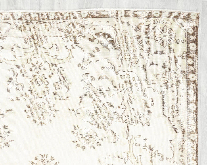 Beige Turkish Oushak Rug 5'5" x 9'2" Hand-Knotted | No. VR47740