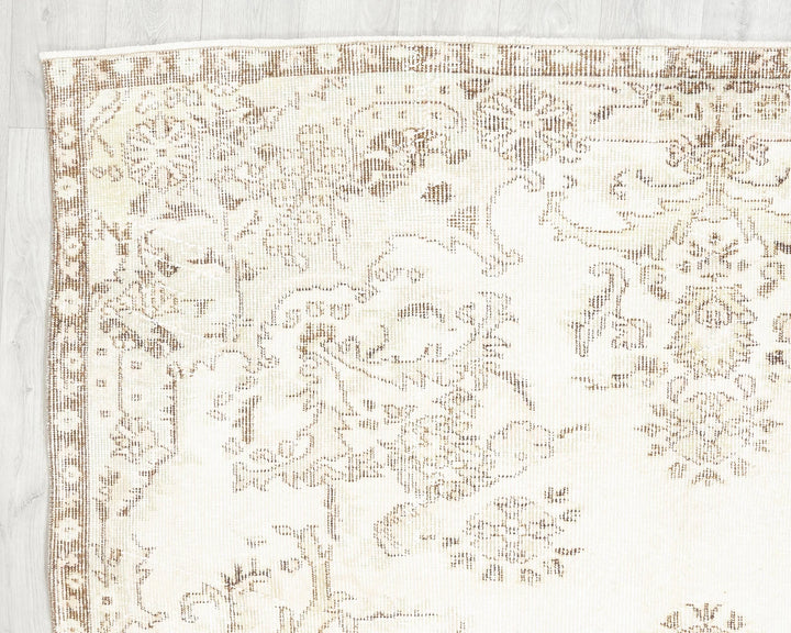 Beige Turkish Oushak Rug 5'5" x 9'2" Hand-Knotted | No. VR47740
