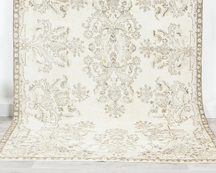Beige Turkish Oushak Rug 5'5" x 9'2" Hand-Knotted | No. VR47740
