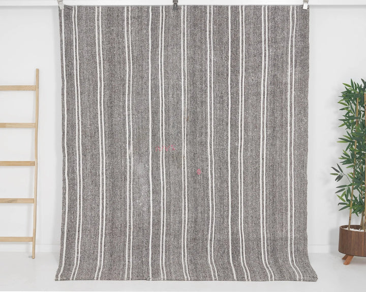 Gray Kilim Rug 6' 3" x 7' 9" | No. VR48183