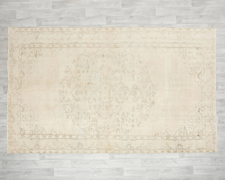 Beige Turkish Oushak Rug 6' x 10' Hand-Knotted | No. VR48946