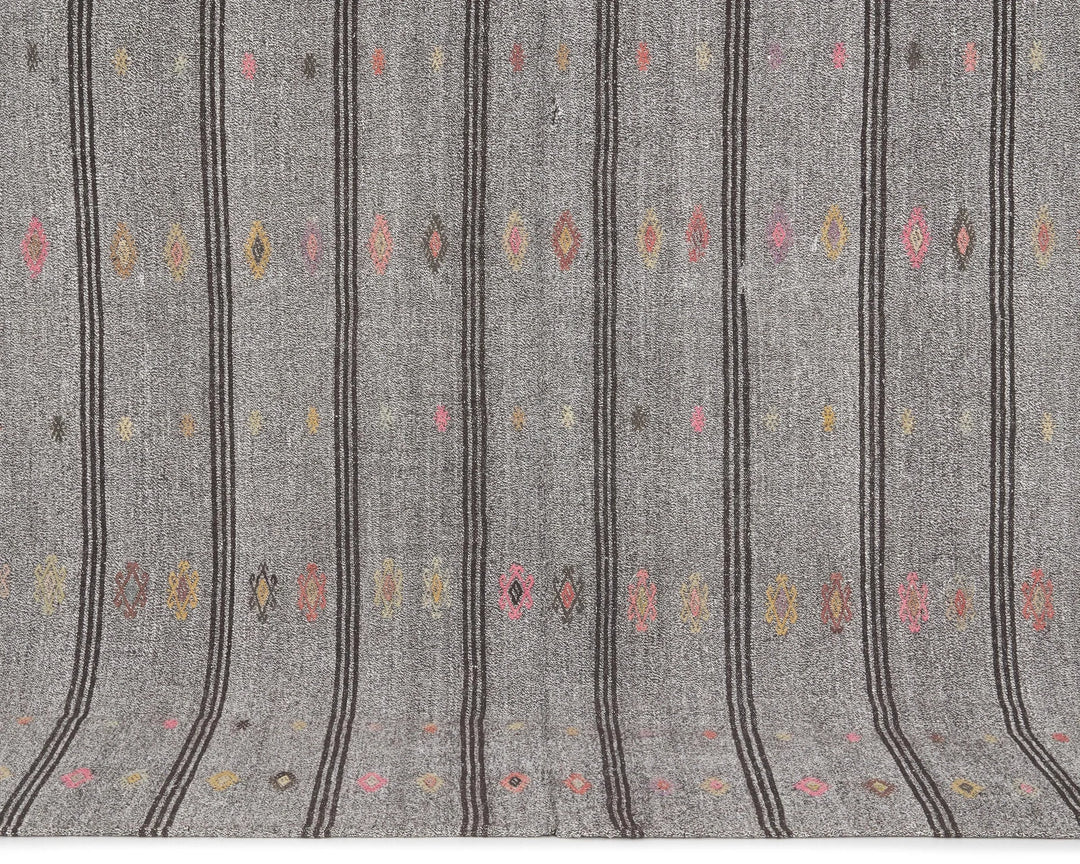 Kilim Rug 6' 3" x 8' 4" | No. VR49050