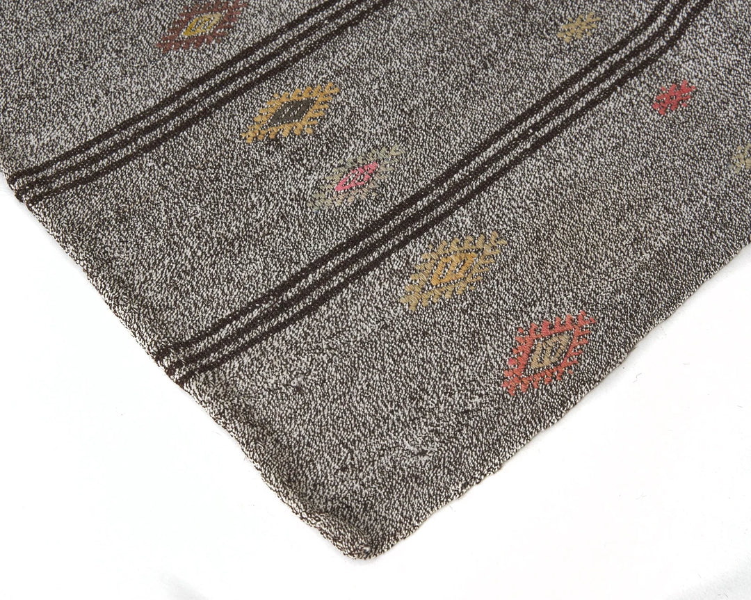 Kilim Rug 6' 3" x 8' 4" | No. VR49050