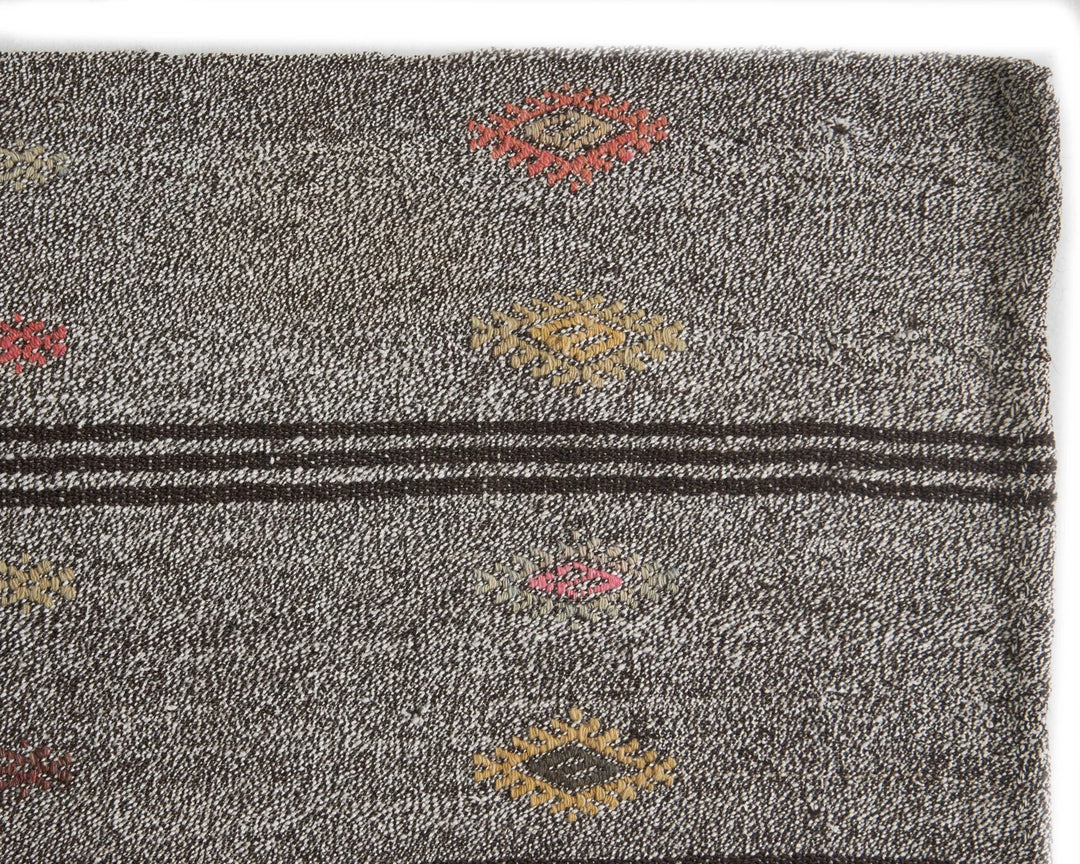 Kilim Rug 6' 3" x 8' 4" | No. VR49050