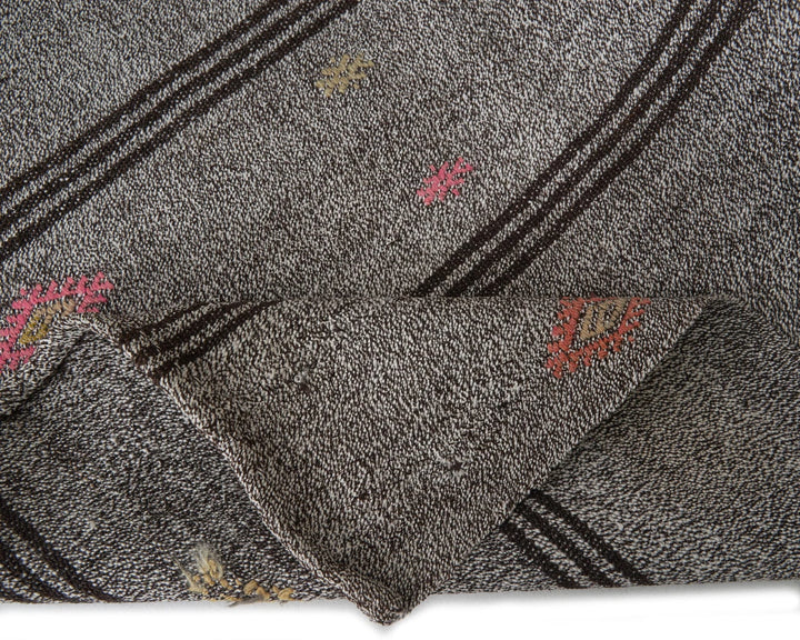 Kilim Rug 6' 3" x 8' 4" | No. VR49050