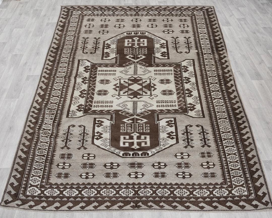 Brown Oushak Rug 8' 7" x 9' | No. VR49072