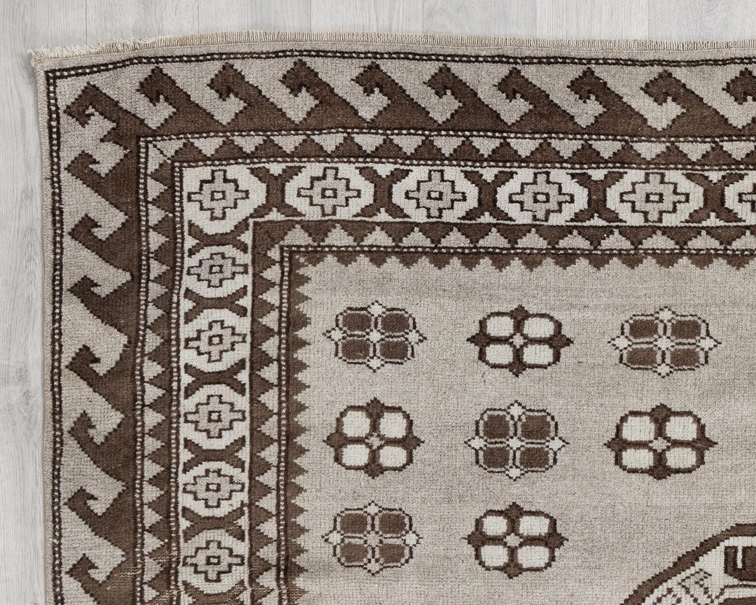 Brown Oushak Rug 8' 7" x 9' | No. VR49072