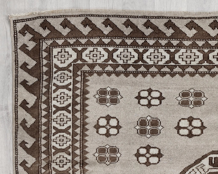 Brown Oushak Rug 8' 7" x 9' | No. VR49072