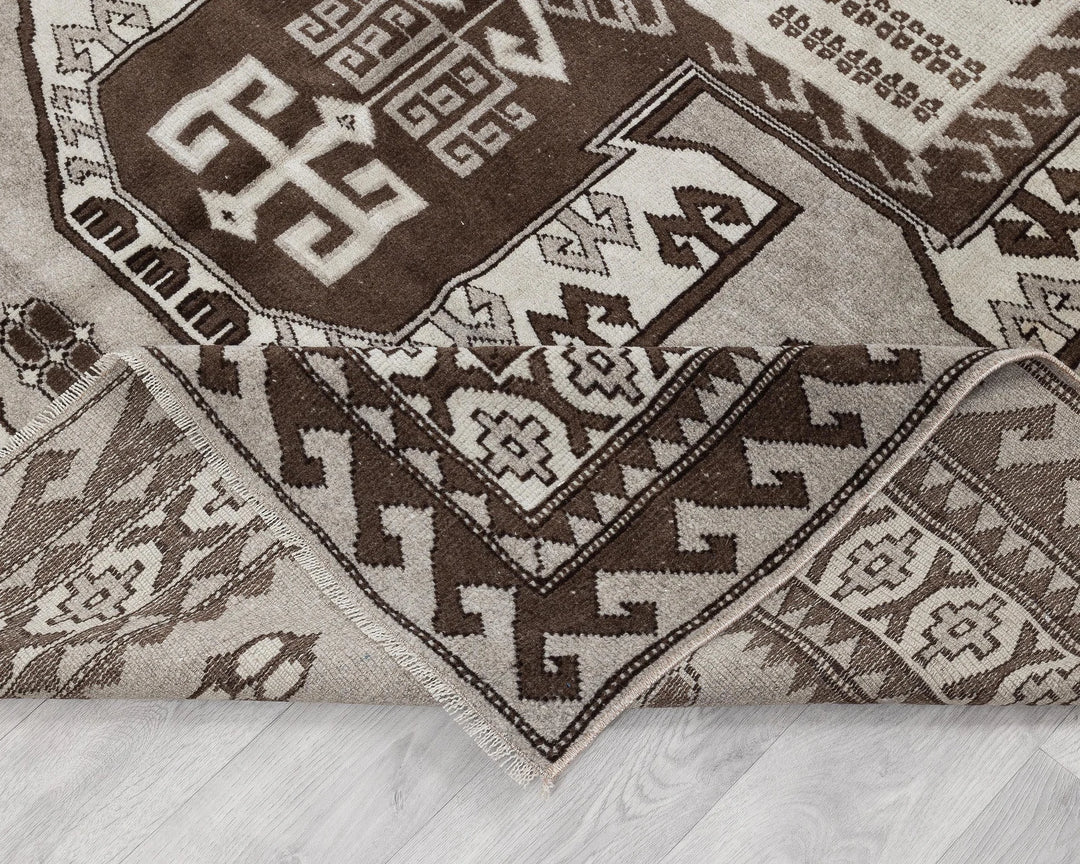 Brown Oushak Rug 8' 7" x 9' | No. VR49072