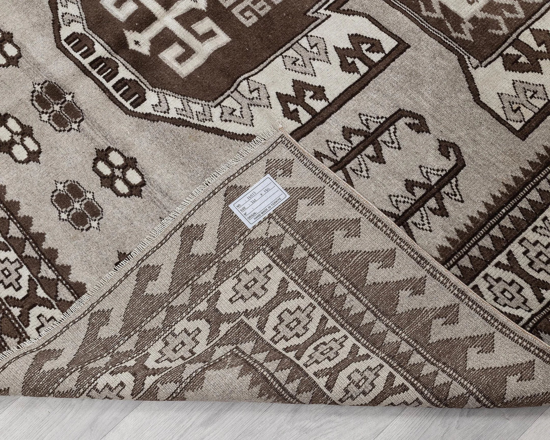 Brown Oushak Rug 8' 7" x 9' | No. VR49072