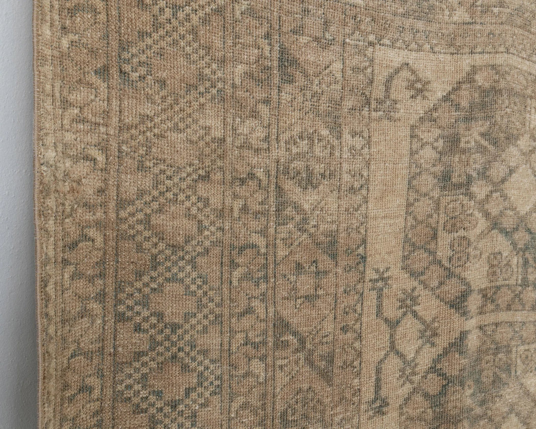 Beige Turkish Oushak Rug 8'7" x 11' Hand-Knotted close-up