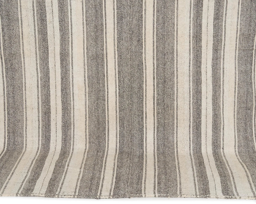 Gray Kilim Rug 6' 1" x 8' 6" | No. VR50262
