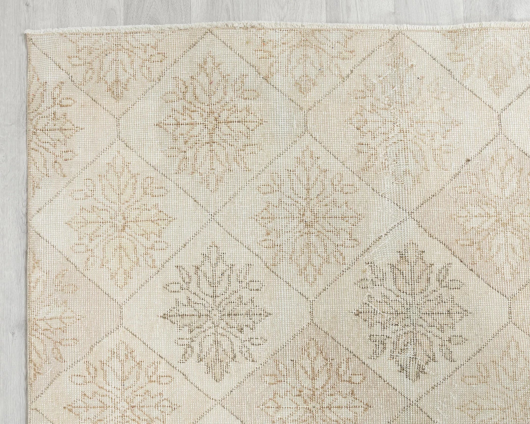 Multicolor Turkish Oushak Rug 4' 5" x 7' 11" Hand-Knotted border