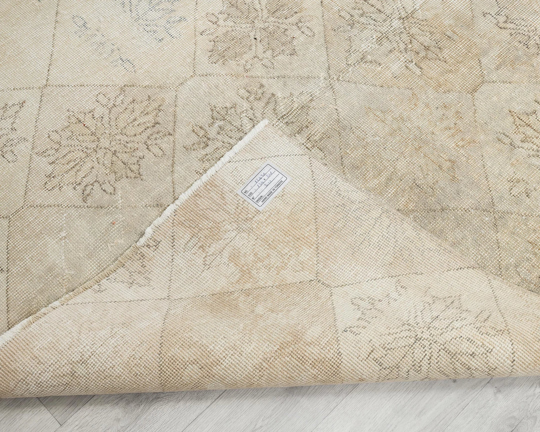 Multicolor Turkish Oushak Rug 4' 5" x 7' 11" Hand-Knotted texture