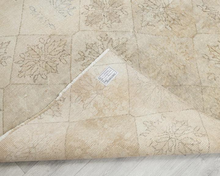 Multicolor Turkish Oushak Rug 4' 5" x 7' 11" Hand-Knotted texture