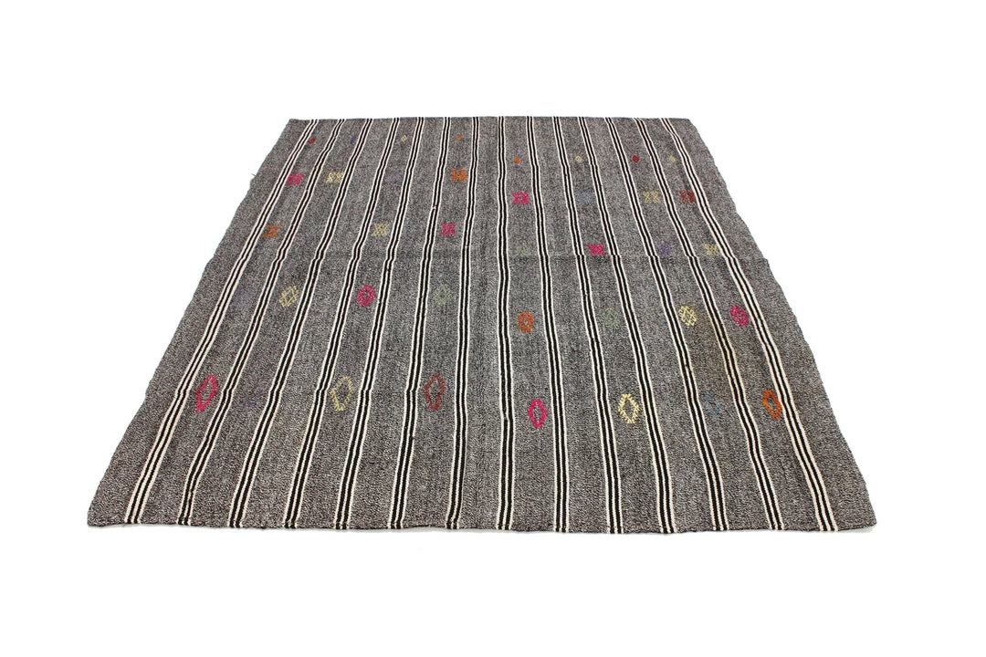 Gray Kilim Rug 5' 7" x 7' 3" | No. VR50426