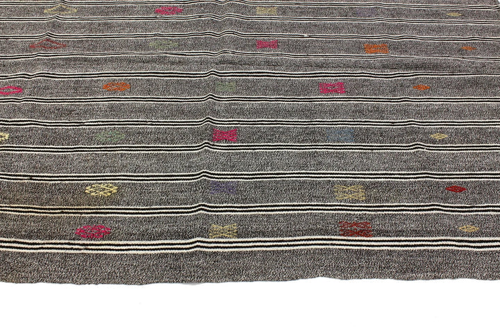 Gray Kilim Rug 5' 7" x 7' 3" | No. VR50426