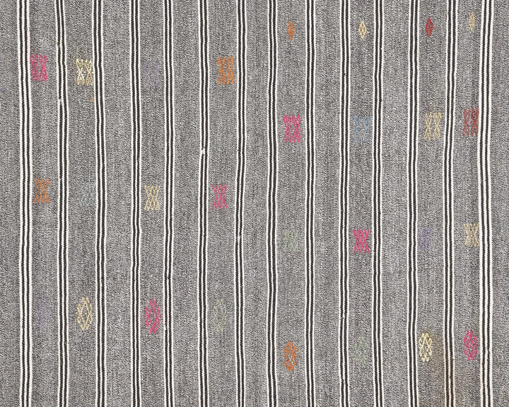 Gray Kilim Rug 5' 7" x 7' 3" | No. VR50426