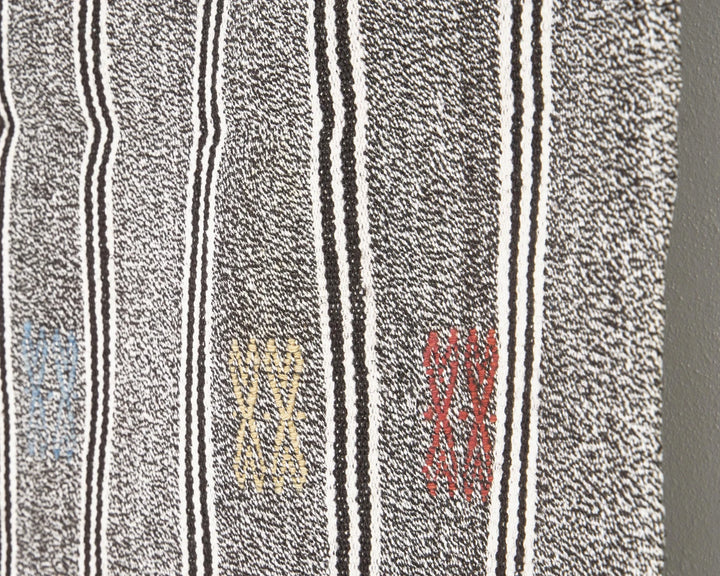 Gray Kilim Rug 5' 7" x 7' 3" | No. VR50426