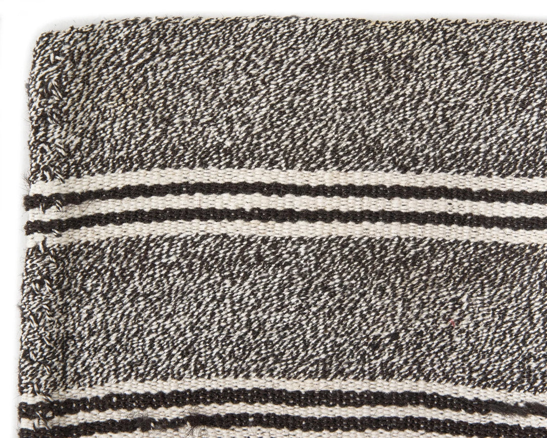 Gray Kilim Rug 5' 7" x 7' 3" | No. VR50426