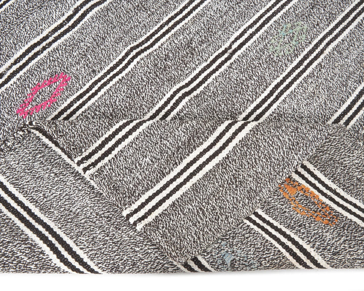 Gray Kilim Rug 5' 7" x 7' 3" | No. VR50426
