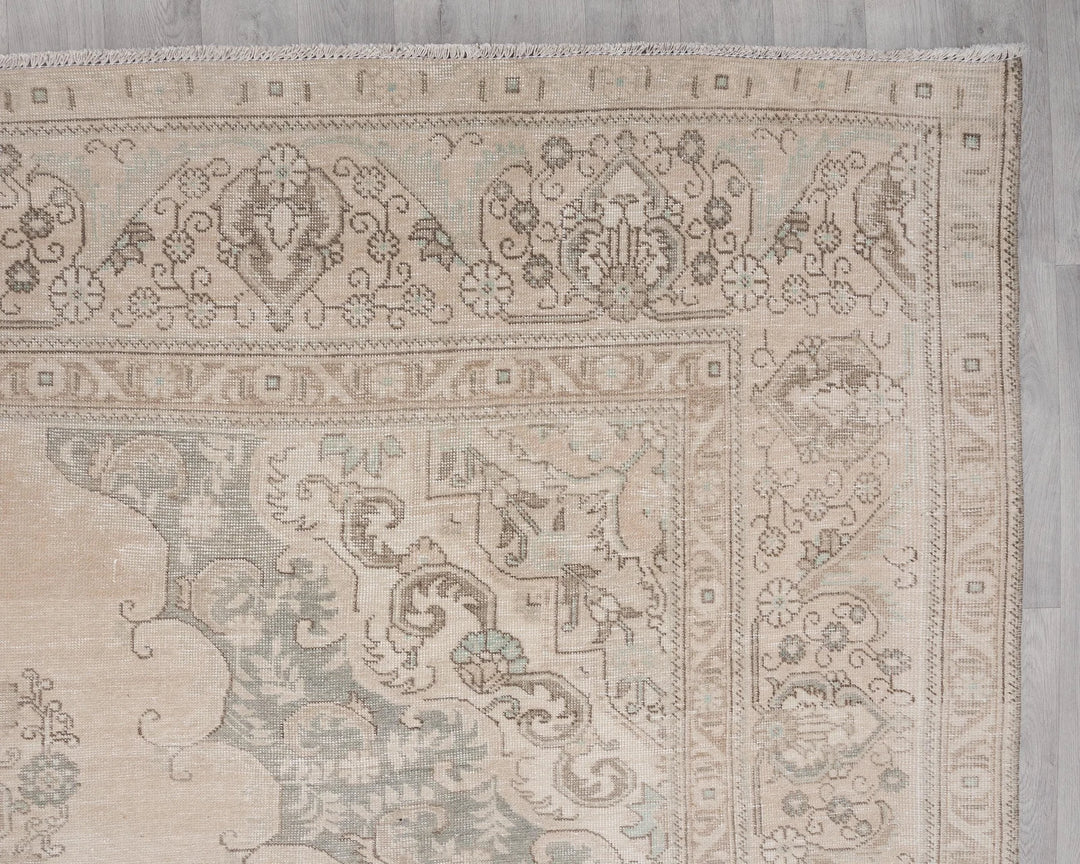 Beige Turkish Oushak Rug 9' 6" x 13' 1" Hand-Knotted pattern