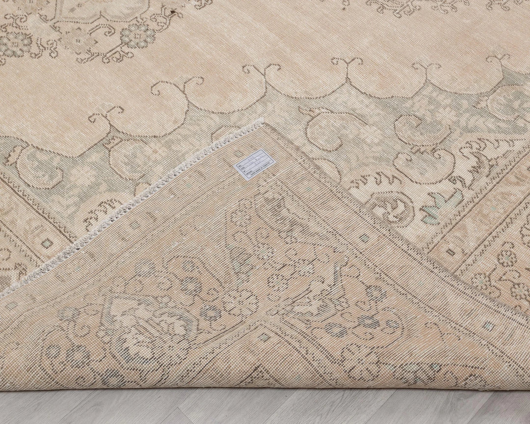 Beige Turkish Oushak Rug 9' 6" x 13' 1" Hand-Knotted texture