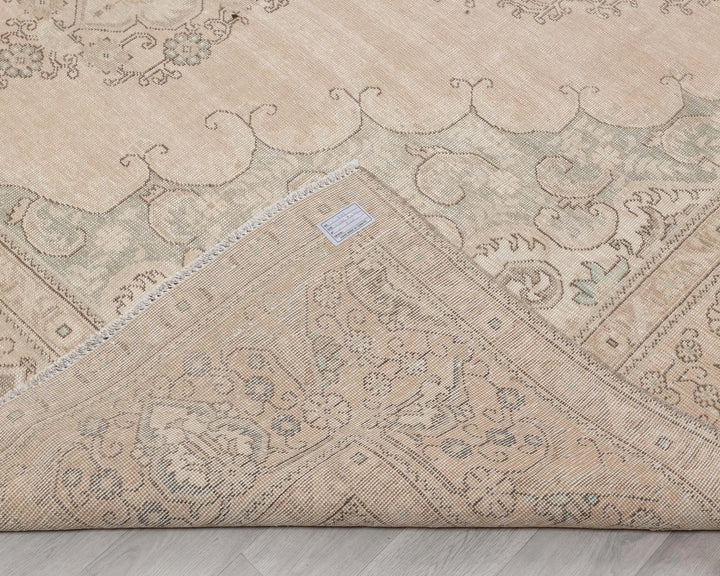 Beige Turkish Oushak Rug 9' 6" x 13' 1" Hand-Knotted texture
